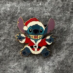 Disney Pin Trading 2002 Santa Stitch
